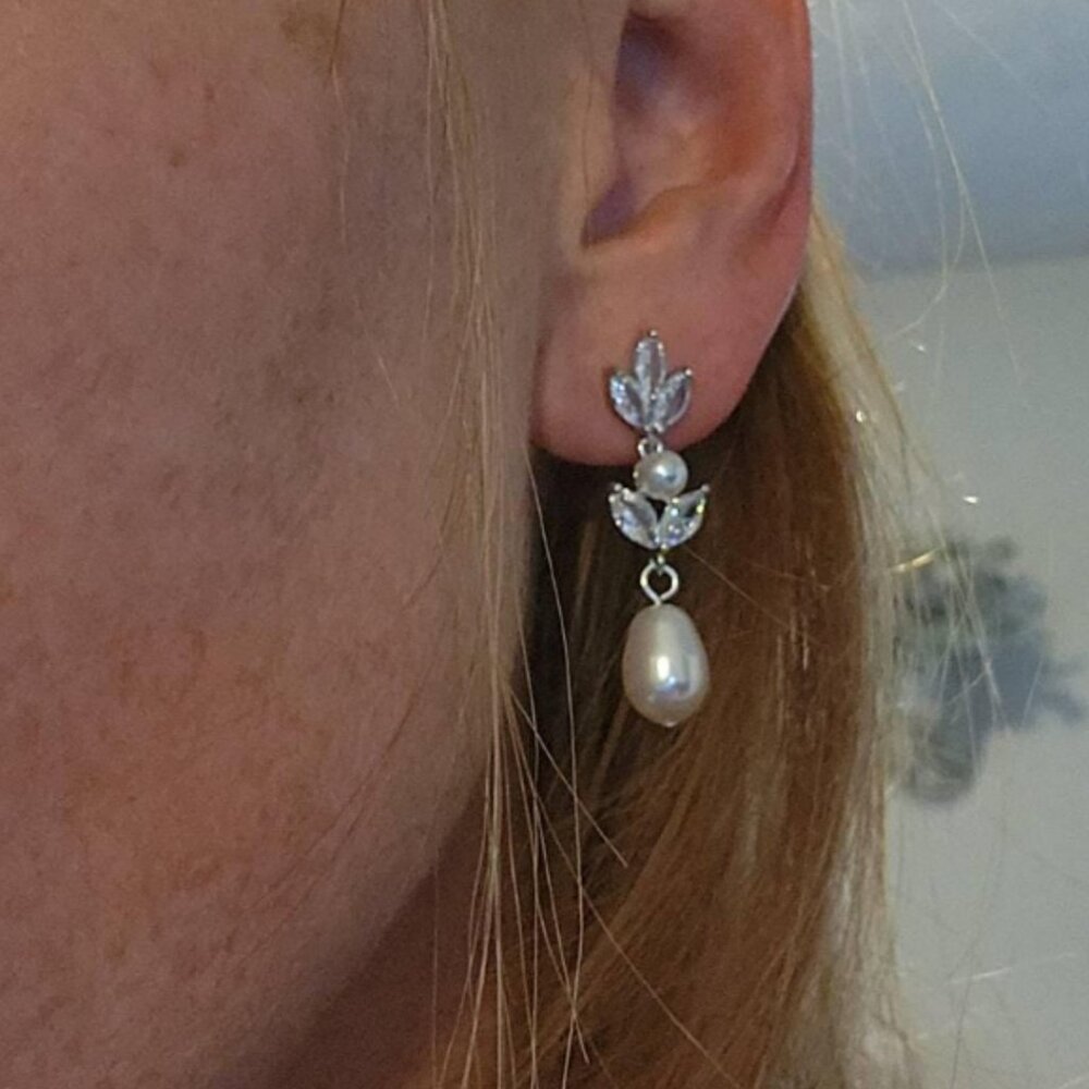 Bridal earrings *never worn